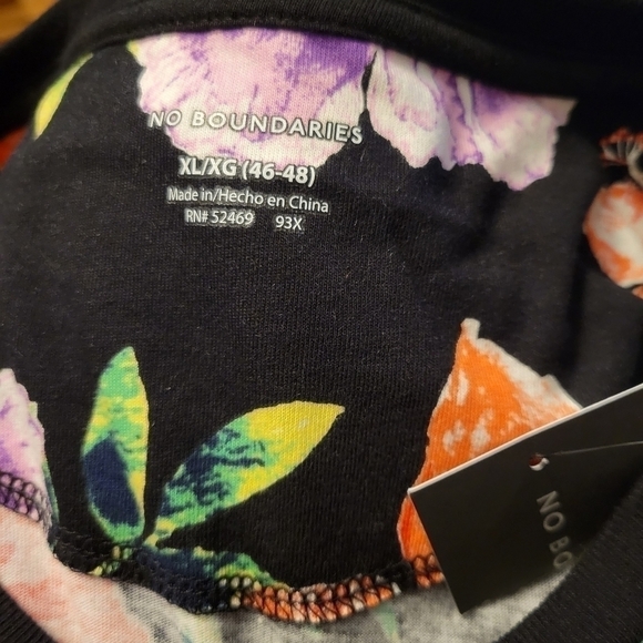 Nwt No Boundaries size XL - Picture 2 of 4